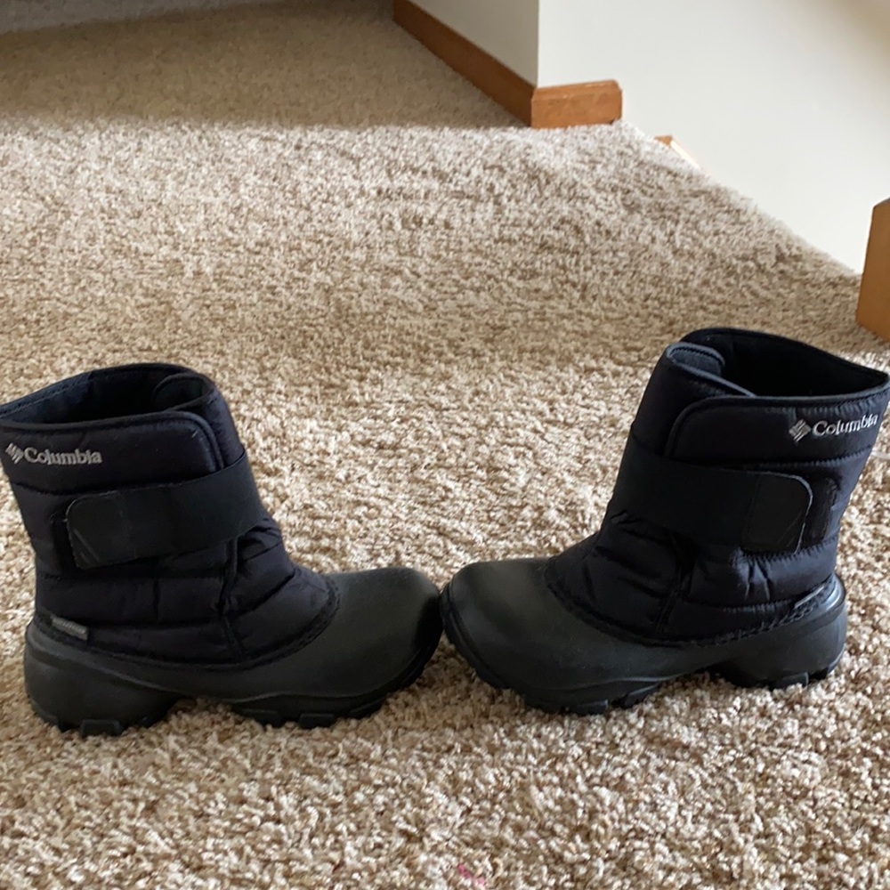 Kids Columbia snow boots